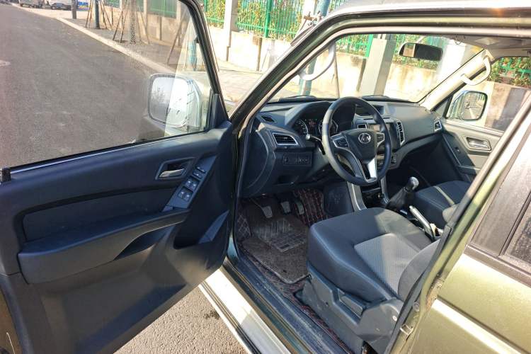 Used Leopaard Q6 2015 2.4L Manual Two-Wheel-Drive Elite Model Driver Seat