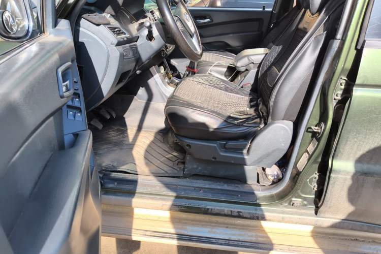 Used Leopaard Q6 2015 2.4L Manual 4x4 Excellence Edition Driver Seat