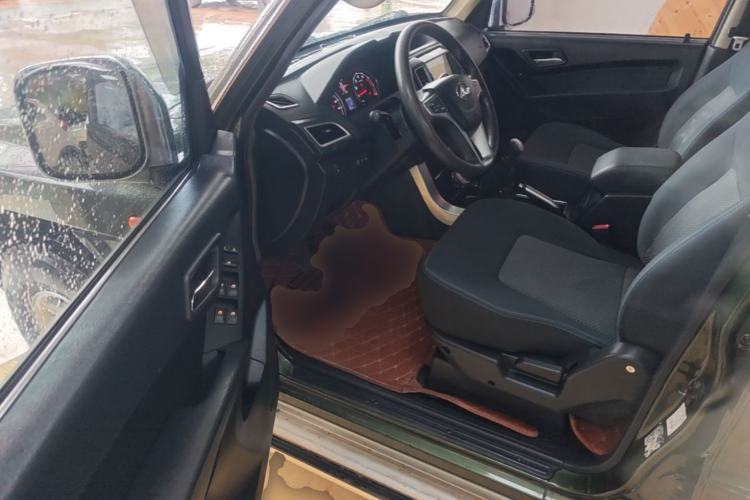 Used Leopaard Q6 2015 2.4L Manual Two-Wheel-Drive Elite Model Driver Seat