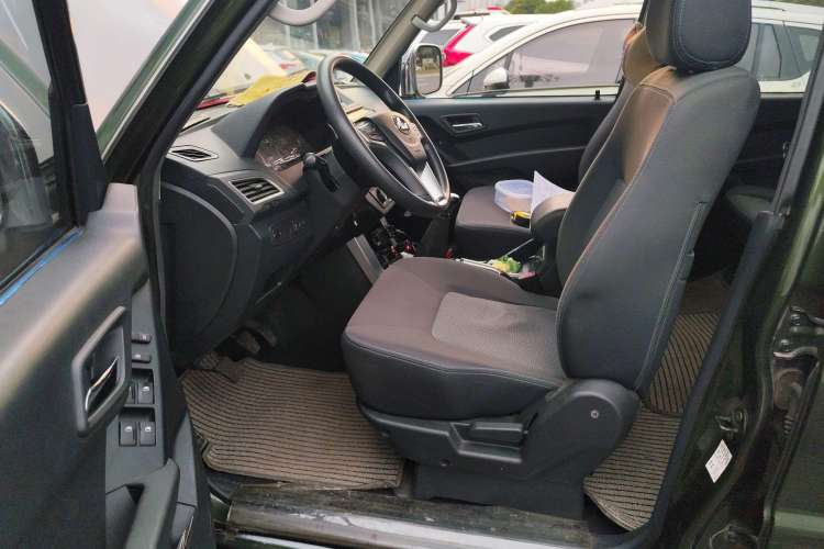 Used Leopaard Q6 2015 2.4L Manual 4x4 Excellence Edition Driver Seat
