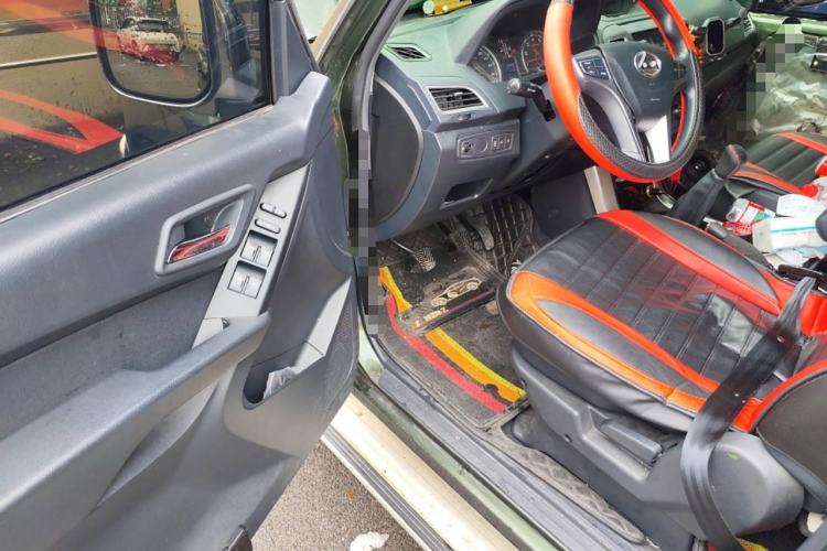 Used Leopaard Q6 2015 2.4L Manual Two-Wheel-Drive Elite Model Driver Seat