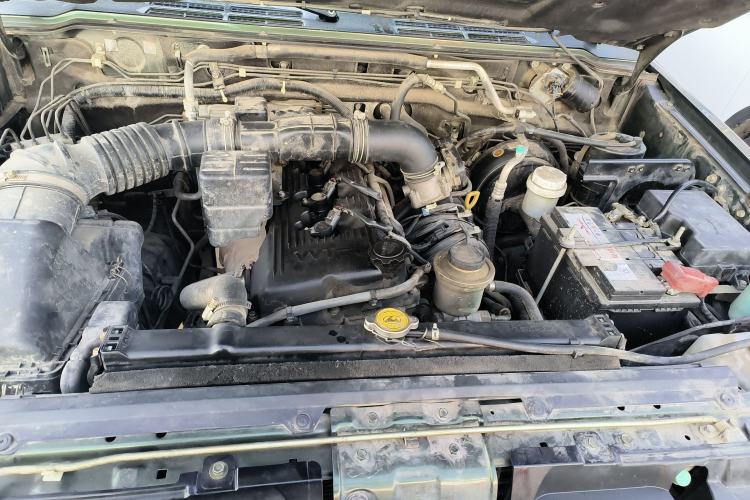 Used Leopaard Q6 2015 2.4L Manual 4x4 Excellence Edition Engine Bay