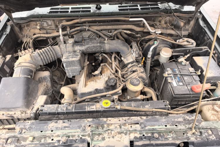 Used Leopaard Q6 2015 2.4L Manual 4x4 Excellence Edition Engine Bay