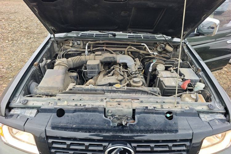 Used Leopaard Q6 2015 2.4L Manual 4x4 Excellence Edition Engine Bay