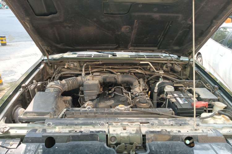 Used Leopaard Q6 2015 2.4L Manual Two-Wheel-Drive Elite Model Engine Bay