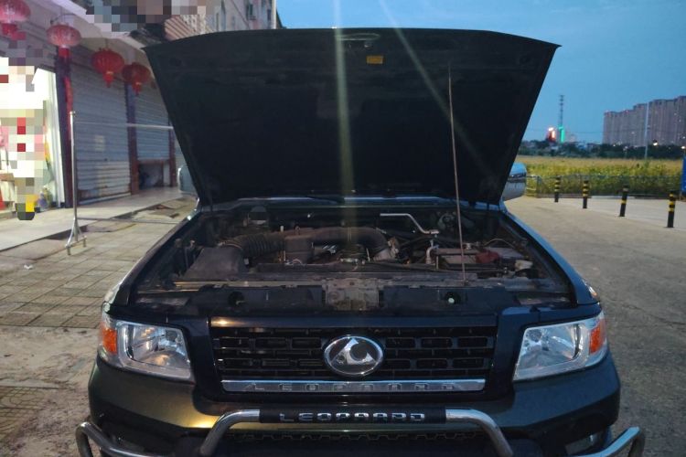 Used Leopaard Q6 2015 2.4L Manual Two-Wheel-Drive Elite Model Engine Bay