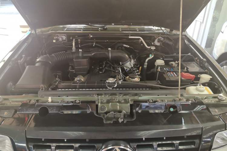 Used Leopaard Q6 2015 2.4L Manual 4x4 Excellence Edition Engine Bay