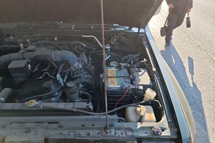 Used Leopaard Q6 2015 2.4L Manual 4x4 Excellence Edition Engine Bay Left