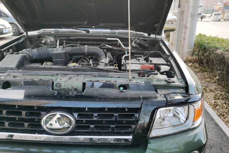 Used Leopaard Q6 2015 2.4L Manual Two-Wheel-Drive Elite Model Engine Bay Left