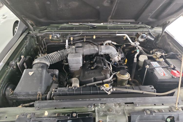Used Leopaard Q6 2015 2.4L Manual 4x4 Excellence Edition Engine Bay