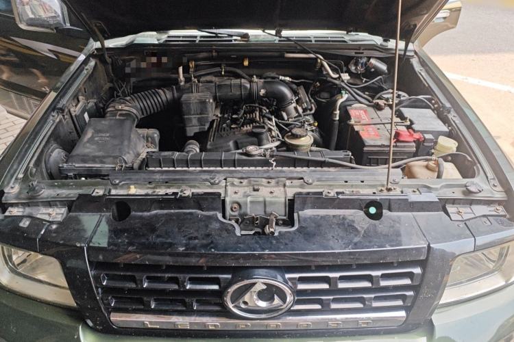 Used Leopaard Q6 2015 2.4L Manual Two-Wheel-Drive Elite Model Engine Bay