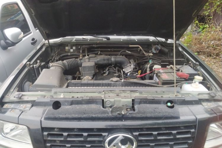 Used Leopaard Q6 2015 2.4L Manual 4x4 Excellence Edition Engine Bay