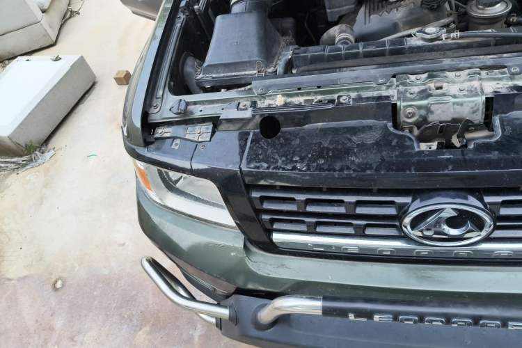 Used Leopaard Q6 2015 2.4L Manual 4x4 Excellence Edition Engine Bay Right