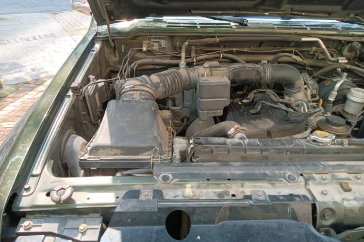 Used Leopaard Q6 2015 2.4L Manual Two-Wheel-Drive Elite Model Engine Bay Right