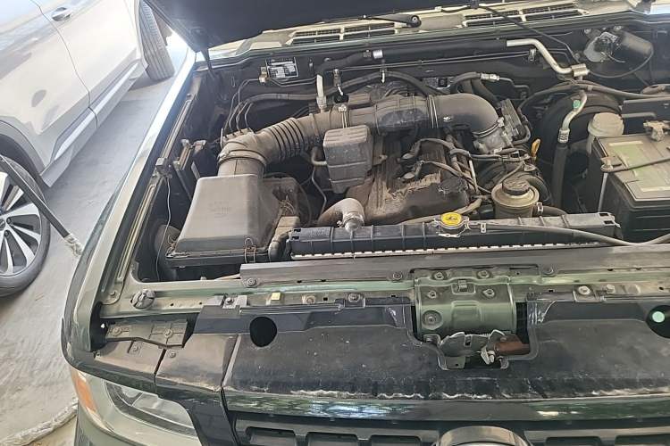Used Leopaard Q6 2015 2.4L Manual Two-Wheel-Drive Elite Model Engine Bay Right