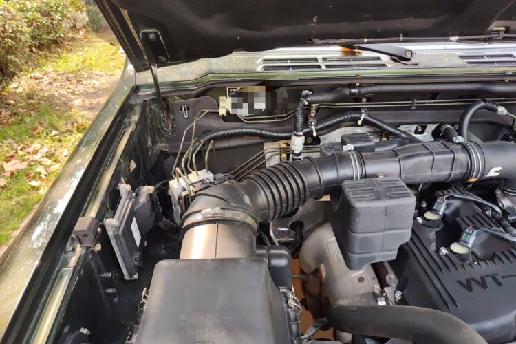 Used Leopaard Q6 2015 2.4L Manual 4x4 Excellence Edition Engine Bay Right