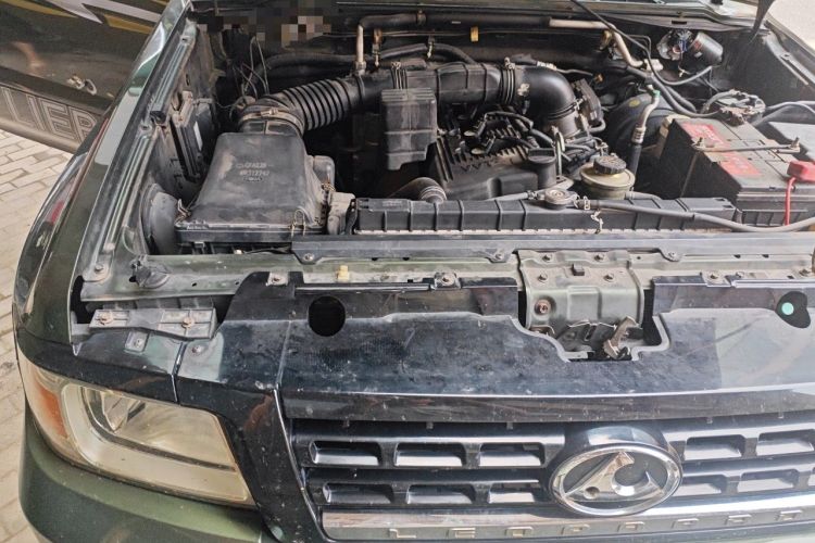 Used Leopaard Q6 2015 2.4L Manual Two-Wheel-Drive Elite Model Engine Bay Right