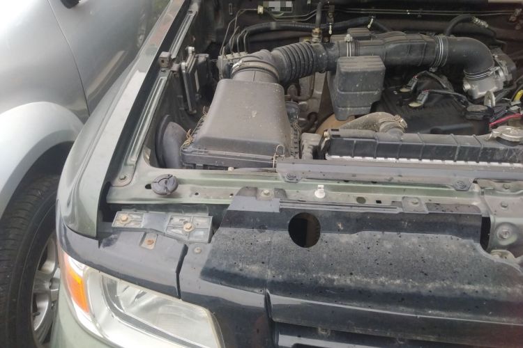 Used Leopaard Q6 2015 2.4L Manual 4x4 Excellence Edition Engine Bay Right