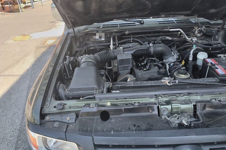 Used Leopaard Q6 2015 2.4L Manual 4x4 Excellence Edition Engine Bay Right