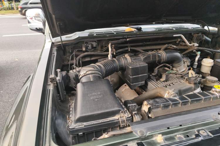 Used Leopaard Q6 2015 2.4L Manual 4x4 Excellence Edition Engine Bay Right