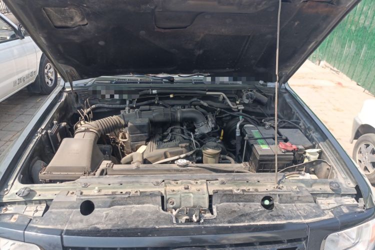 Used Leopaard Q6 2015 2.4L Manual 4x4 Excellence Edition Engine Bay