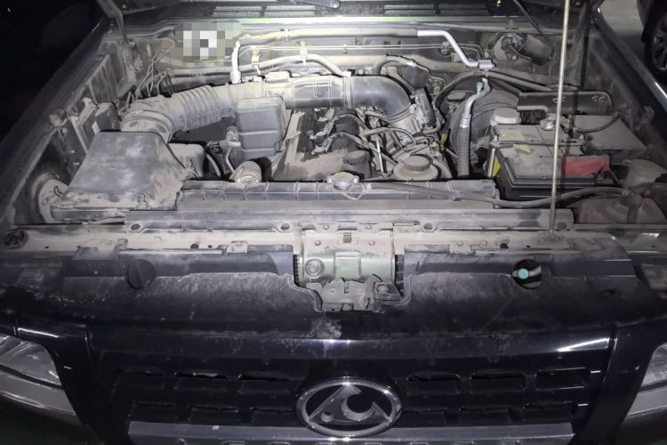 Used Leopaard Q6 2015 2.4L Manual 4x4 Excellence Edition Engine Bay