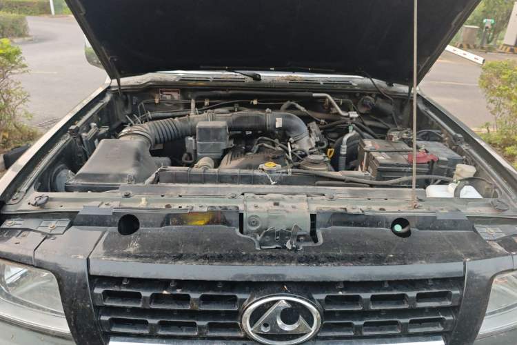 Used Leopaard Q6 2015 2.4L Manual 4x4 Excellence Edition Engine Bay