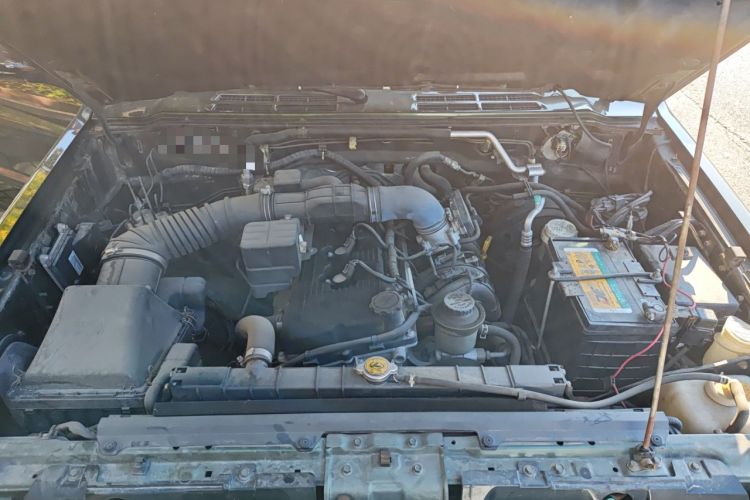 Used Leopaard Q6 2015 2.4L Manual 4x4 Excellence Edition Engine Bay