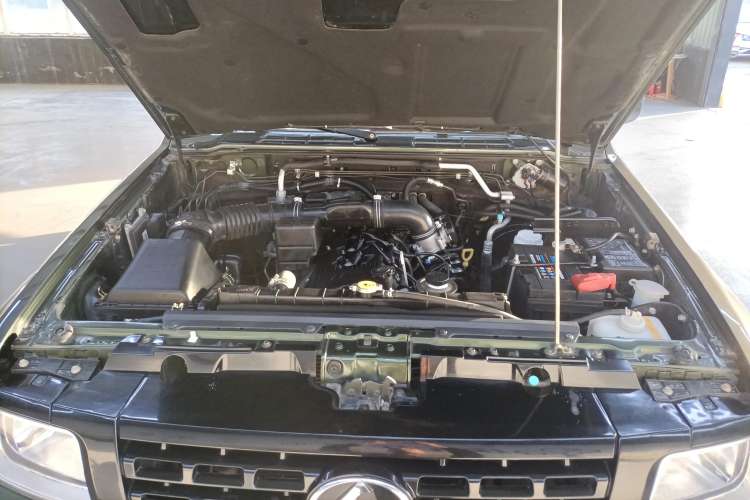 Used Leopaard Q6 2015 2.4L Manual 4x4 Excellence Edition Engine Bay