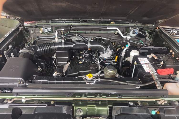 Used Leopaard Q6 2015 2.4L Manual Two-Wheel-Drive Elite Model Engine Bay