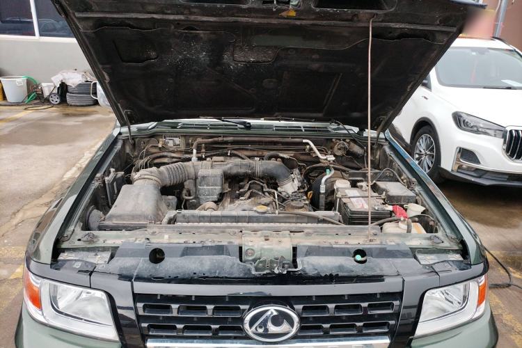 Used Leopaard Q6 2015 2.4L Manual 4x4 Excellence Edition Engine Bay