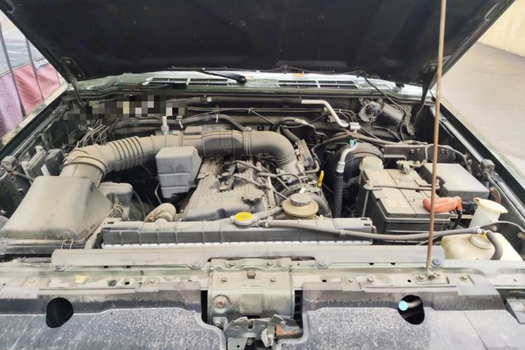 Used Leopaard Q6 2015 2.4L Manual Two-Wheel-Drive Elite Model Engine Bay