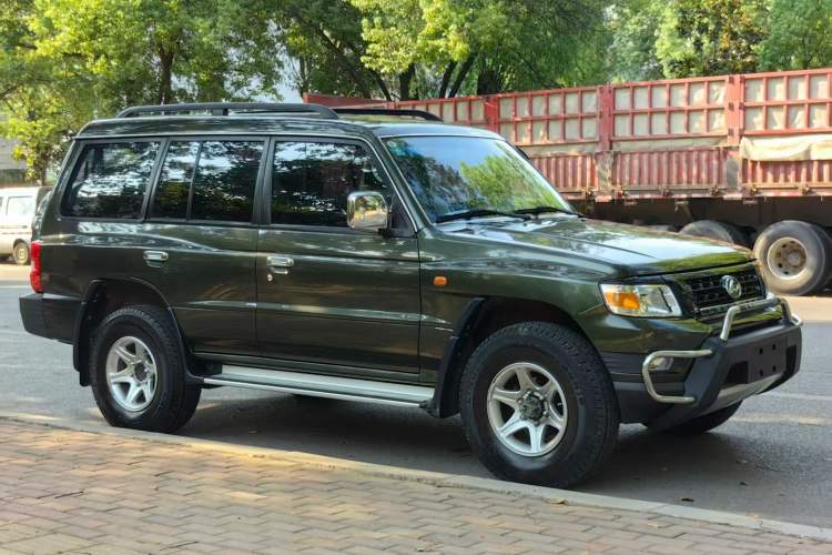 Used Leopaard Q6 2015 2.4L Manual Two-Wheel-Drive Elite Model Exterior 2