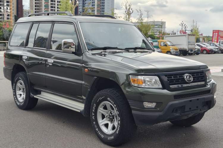 Used Leopaard Q6 2015 2.4L Manual 4x4 Excellence Edition Exterior 2