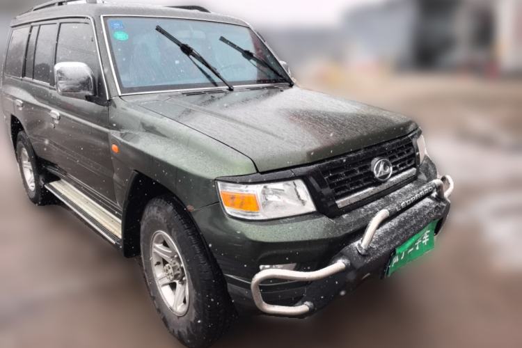 Used Leopaard Q6 2015 2.4L Manual 4x4 Excellence Edition Front Right 45 Deg
