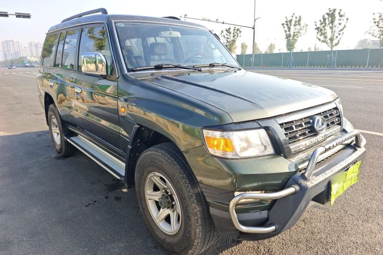 Used Leopaard Q6 2015 2.4L Manual Two-Wheel-Drive Elite Model Front Right 45 Deg