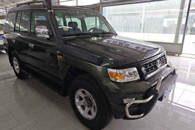 Used Leopaard Q6 2015 2.4L Manual 4x4 Excellence Edition Front Right 45 Deg