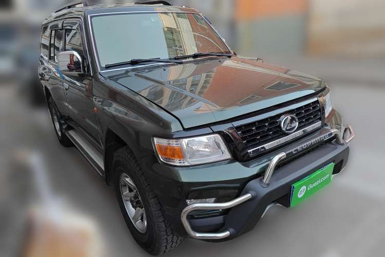 Used Leopaard Q6 2015 2.4L Manual 4x4 Excellence Edition Front Right 45 Deg