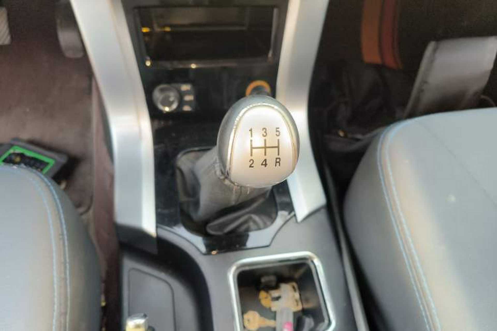 Used Leopaard Q6 2015 2.4L Manual 4x4 Excellence Edition Gear Lever