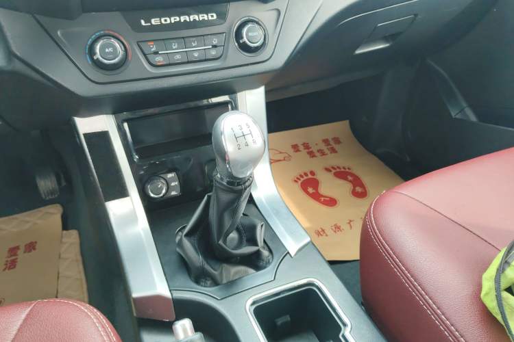 Used Leopaard Q6 2015 2.4L Manual 4x4 Excellence Edition Gear Lever