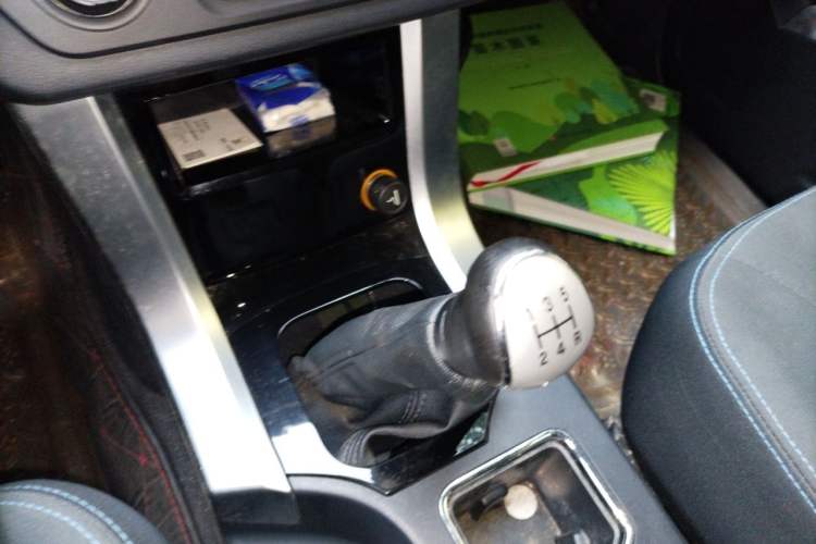 Used Leopaard Q6 2015 2.4L Manual Two-Wheel-Drive Elite Model Gear Lever