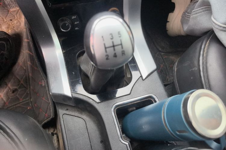 Used Leopaard Q6 2015 2.4L Manual 4x4 Excellence Edition Gear Lever