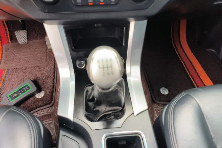Used Leopaard Q6 2015 2.0T Manual 4x4 Edition Gear Lever