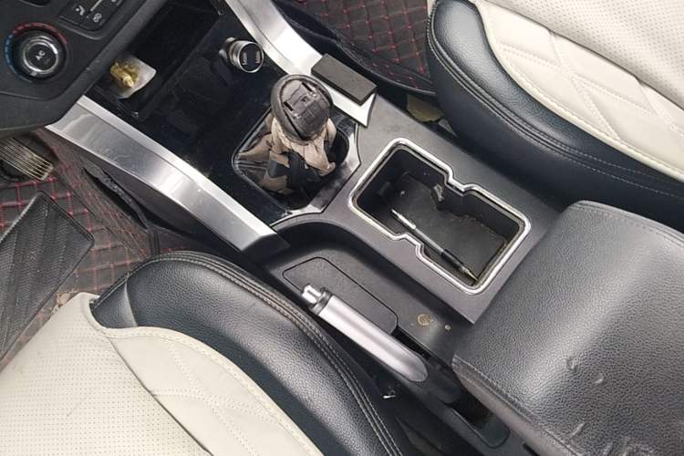 Used Leopaard Q6 2015 2.4L Manual Two-Wheel-Drive Elite Model Gear Lever