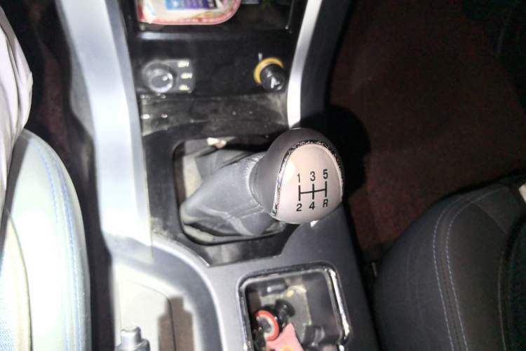 Used Leopaard Q6 2015 2.4L Manual 4x4 Excellence Edition Gear Lever