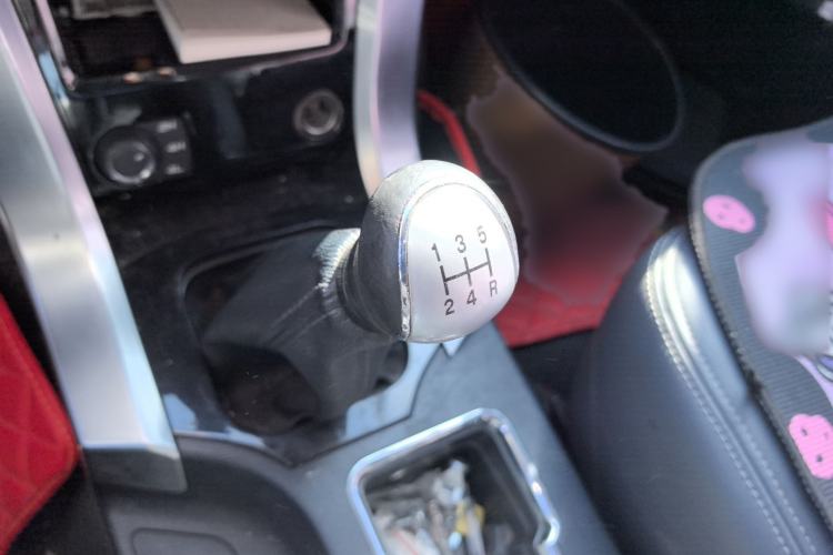 Used Leopaard Q6 2015 2.4L Manual 4x4 Excellence Edition Gear Lever
