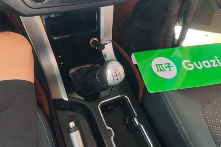 Used Leopaard Q6 2015 2.4L Manual Two-Wheel-Drive Elite Model Gear Lever