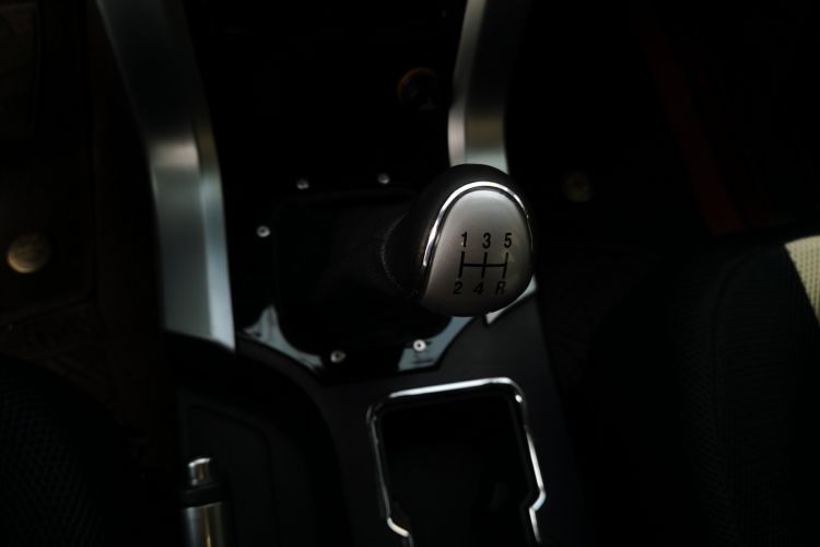 Used Leopaard Q6 2015 2.4L Manual Two-Wheel-Drive Elite Model Gear Lever