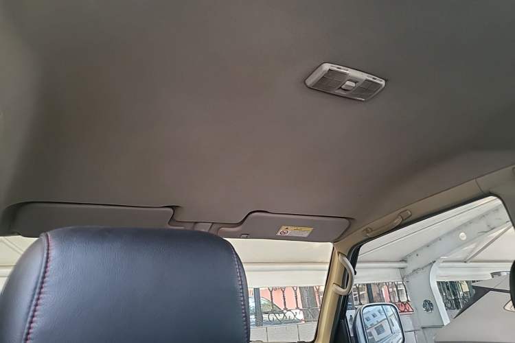 Used Leopaard Q6 2015 2.4L Manual Two-Wheel-Drive Elite Model Headliner