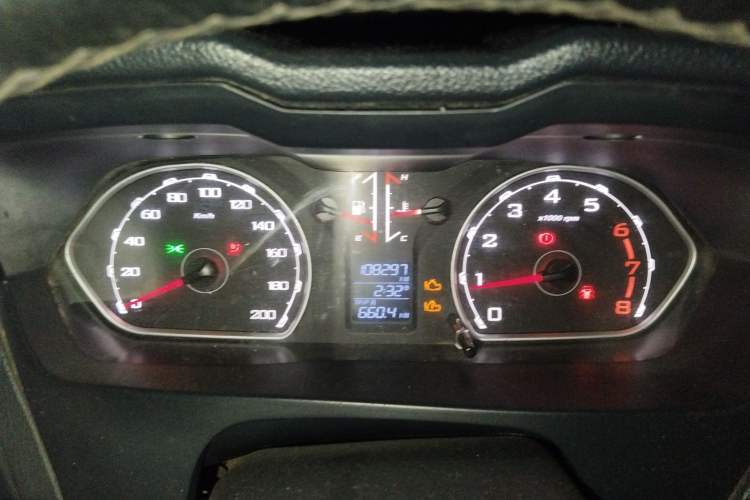 Used Leopaard Q6 2015 2.4L Manual Two-Wheel-Drive Elite Model Instrument Cluster